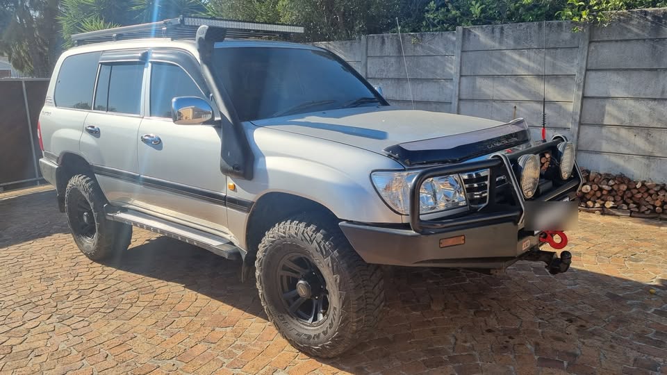 Toyota Land Cruiser 105 Series